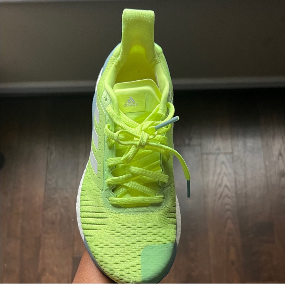 Adidas Soft Heel Fit Sneaker